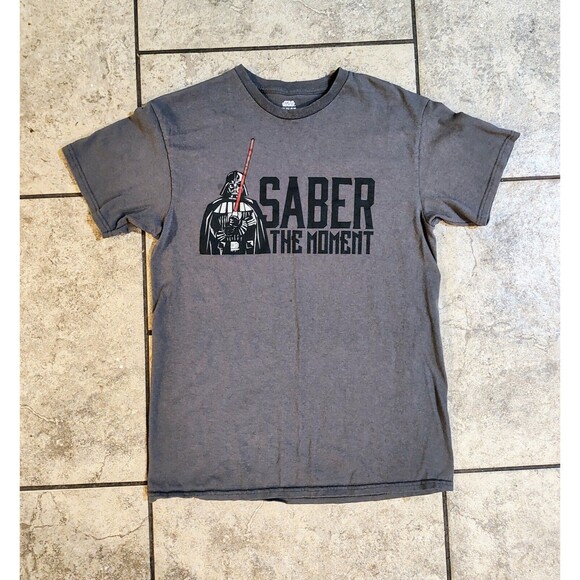 Star Wars Gray Darth Vader Saber The Moment Men's T- Shirt Size Medium Adult - Picture 2 of 11
